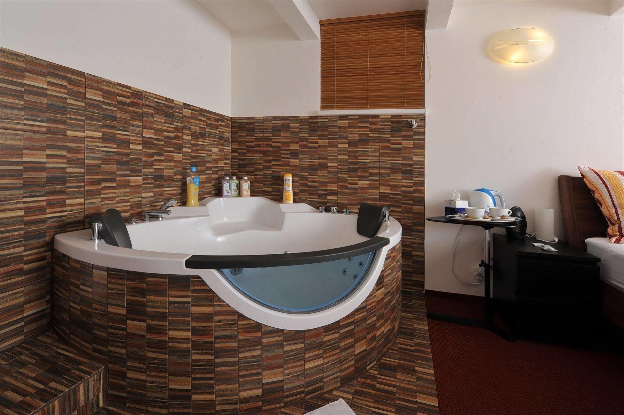 Habitat 16 Hotel Prague Exterior photo